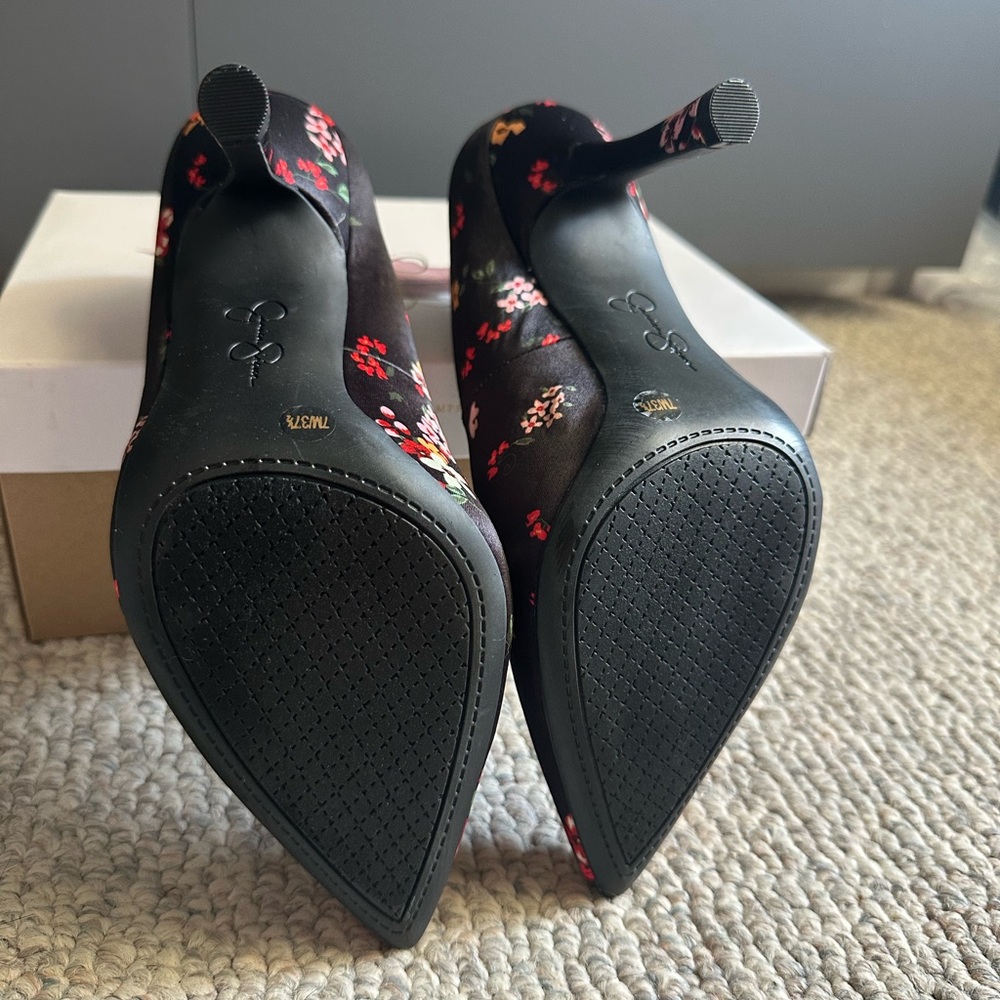 Jessica Simpson Heather floral heels - Picture 4 of 5